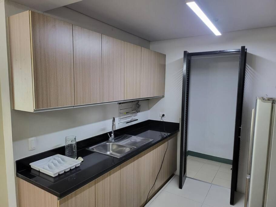 马尼拉Luxury @ Bgc Sleeps 6 Comfortably Fast Wifi Pool!公寓 外观 照片