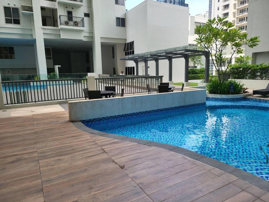 马尼拉Luxury @ Bgc Sleeps 6 Comfortably Fast Wifi Pool!公寓 外观 照片