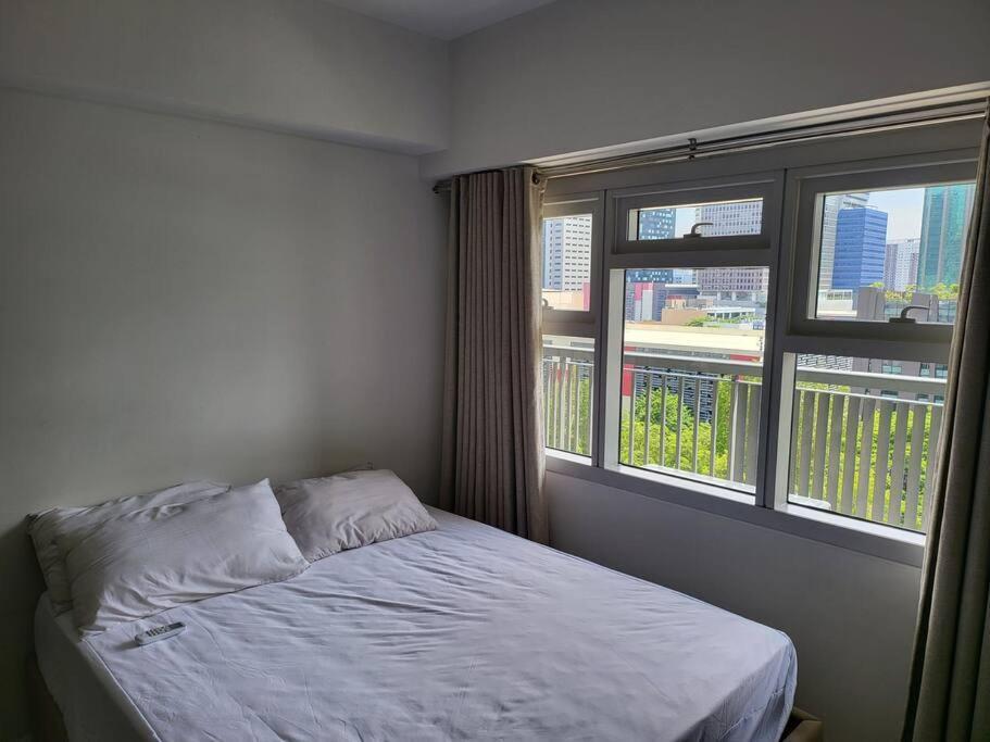 马尼拉Luxury @ Bgc Sleeps 6 Comfortably Fast Wifi Pool!公寓 外观 照片