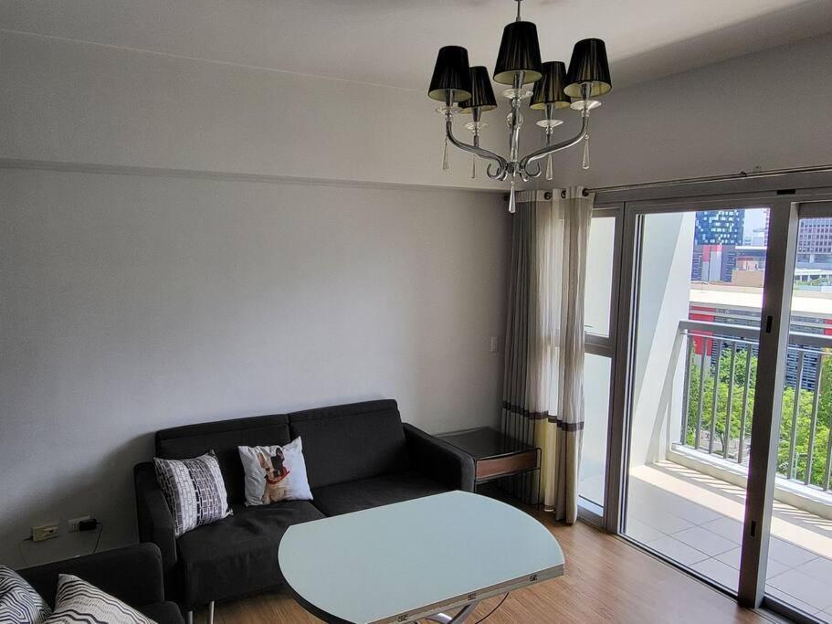 马尼拉Luxury @ Bgc Sleeps 6 Comfortably Fast Wifi Pool!公寓 外观 照片