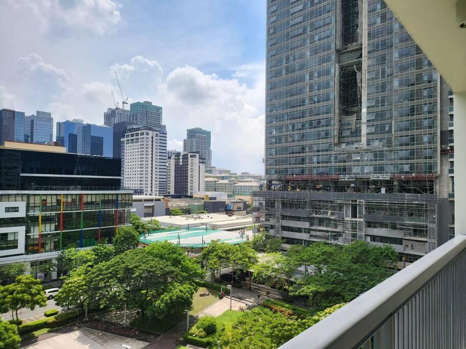 马尼拉Luxury @ Bgc Sleeps 6 Comfortably Fast Wifi Pool!公寓 外观 照片