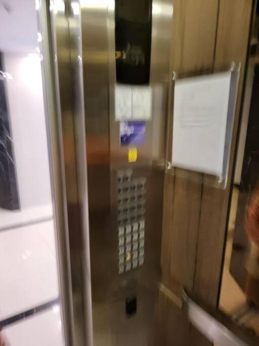马尼拉Luxury @ Bgc Sleeps 6 Comfortably Fast Wifi Pool!公寓 外观 照片