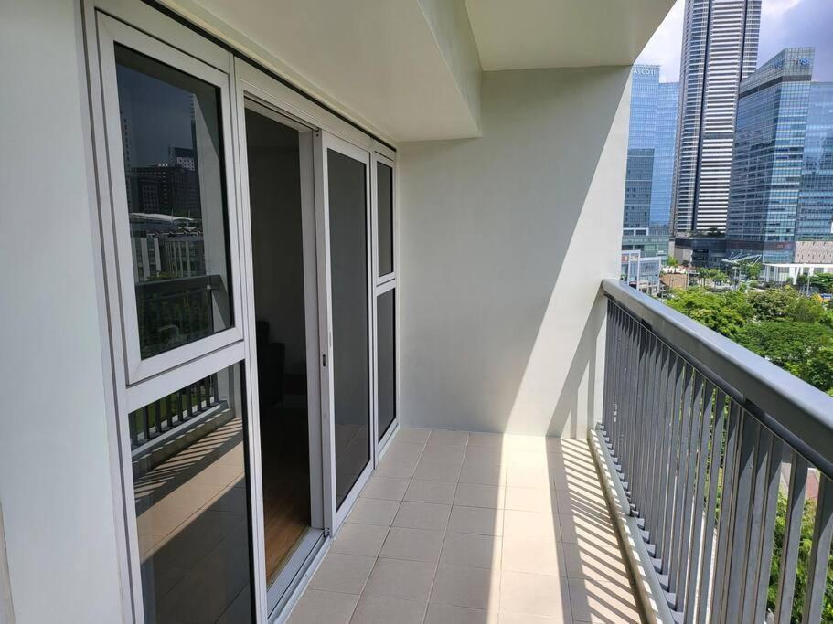 马尼拉Luxury @ Bgc Sleeps 6 Comfortably Fast Wifi Pool!公寓 外观 照片