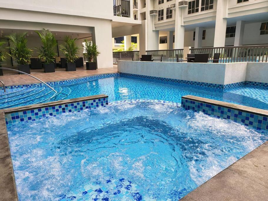 马尼拉Luxury @ Bgc Sleeps 6 Comfortably Fast Wifi Pool!公寓 外观 照片