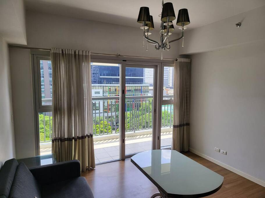 马尼拉Luxury @ Bgc Sleeps 6 Comfortably Fast Wifi Pool!公寓 外观 照片